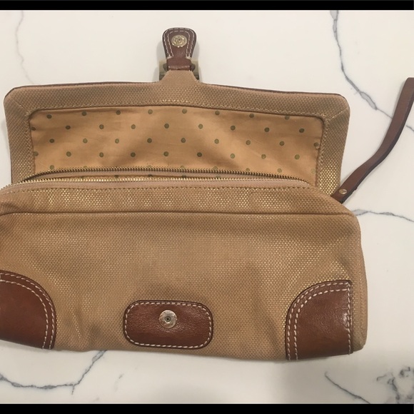 Kate spade Clutch with wristlet option - Picture 4 of 5